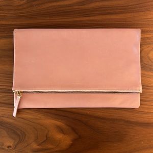 Everlane blush-colored leather clutch